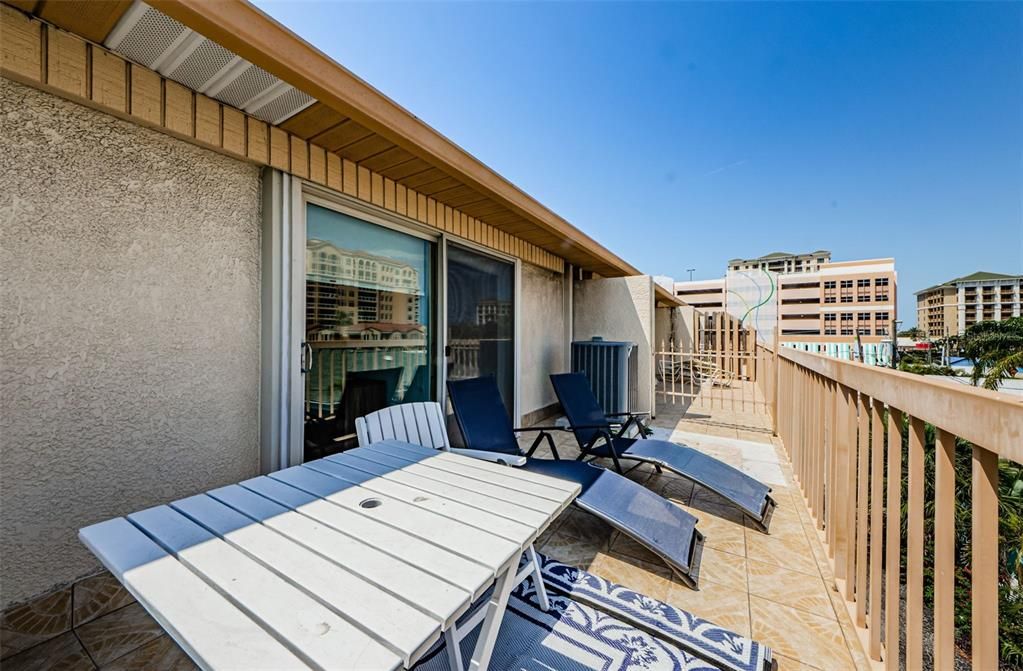 For Sale: $1,324,000 (4 beds, 2 baths, 1700 Square Feet)