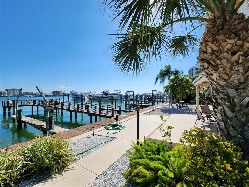 For Sale: $1,324,000 (4 beds, 2 baths, 1700 Square Feet)