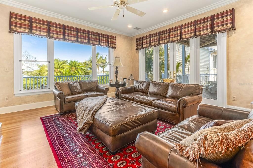 For Sale: $2,299,800 (4 beds, 4 baths, 3811 Square Feet)