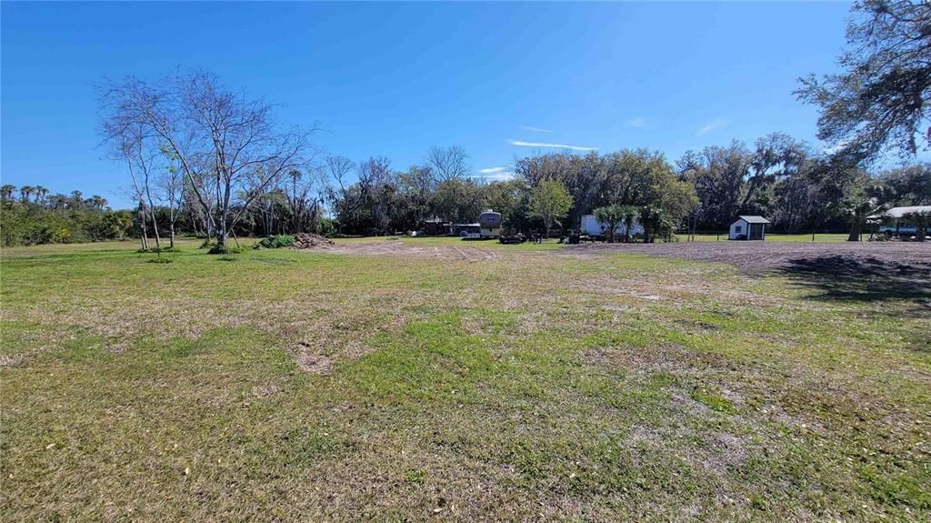 待售: $299,500 (2.70 acres)