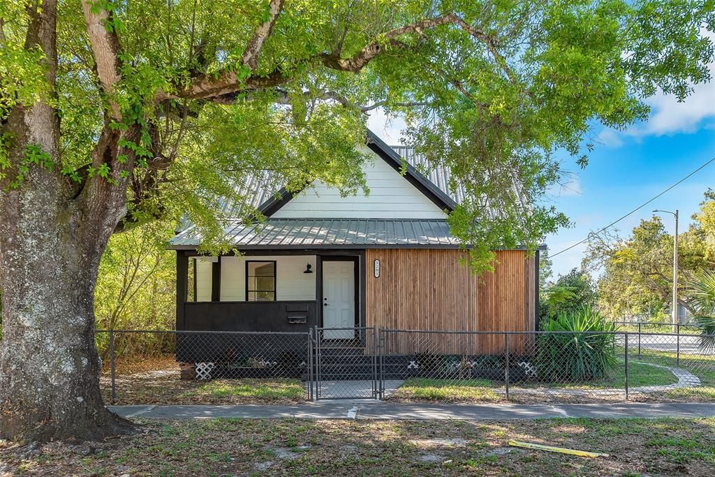 Recently Sold: $320,000 (3 beds, 2 baths, 1280 Square Feet)