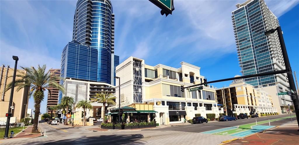 待售: $167,900 (1 贝兹, 1 浴室, 645 平方英尺)