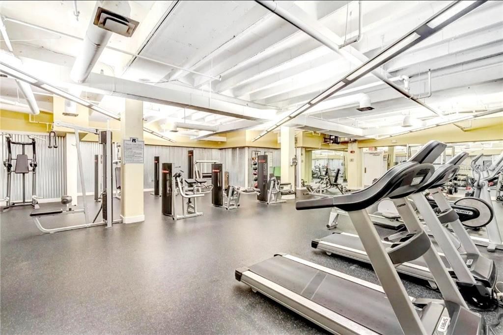 待售: $167,900 (1 贝兹, 1 浴室, 645 平方英尺)