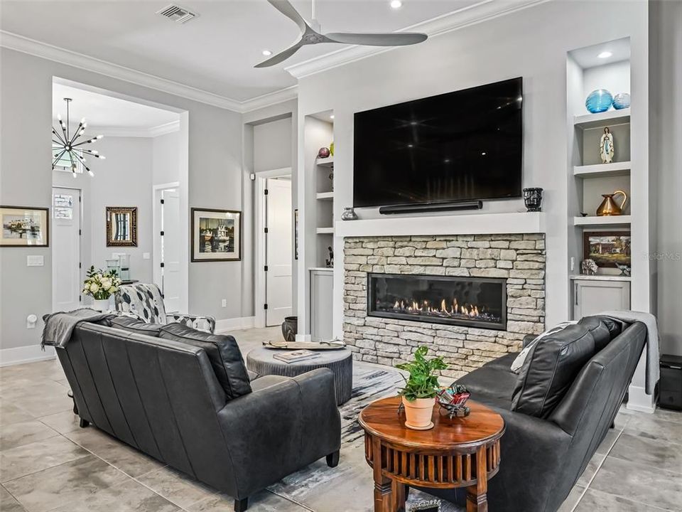 For Sale: $1,925,000 (2 beds, 3 baths, 2201 Square Feet)