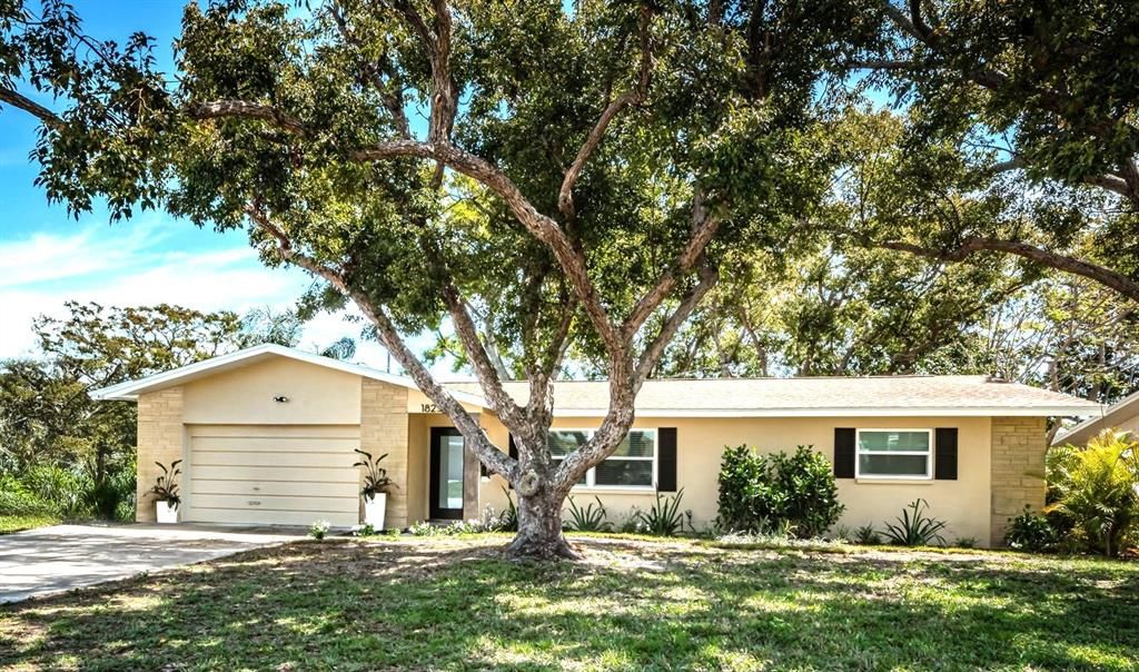 Vendido Recientemente: $449,900 (3 camas, 2 baños, 1401 Pies cuadrados)