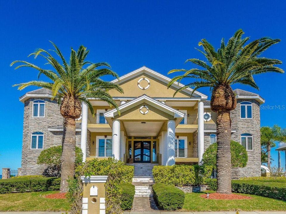 BEAUTIFUL FRONT ELEVATION