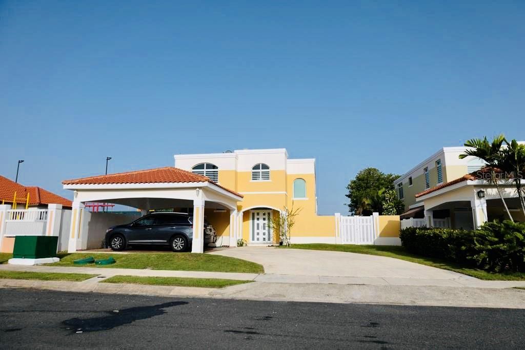 Recently Rented: $3,000 (4 beds, 3 baths, 2200 Square Feet)