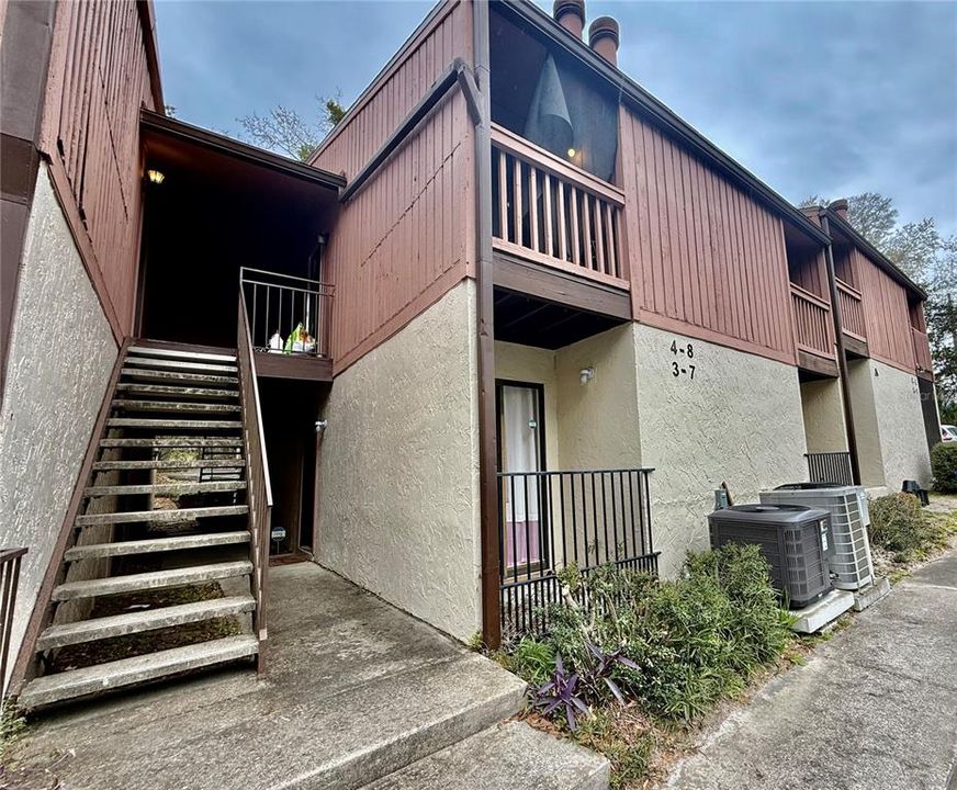 Под контрактом: $94,900 (1 спален, 1 ванн, 493 Квадратных фут)