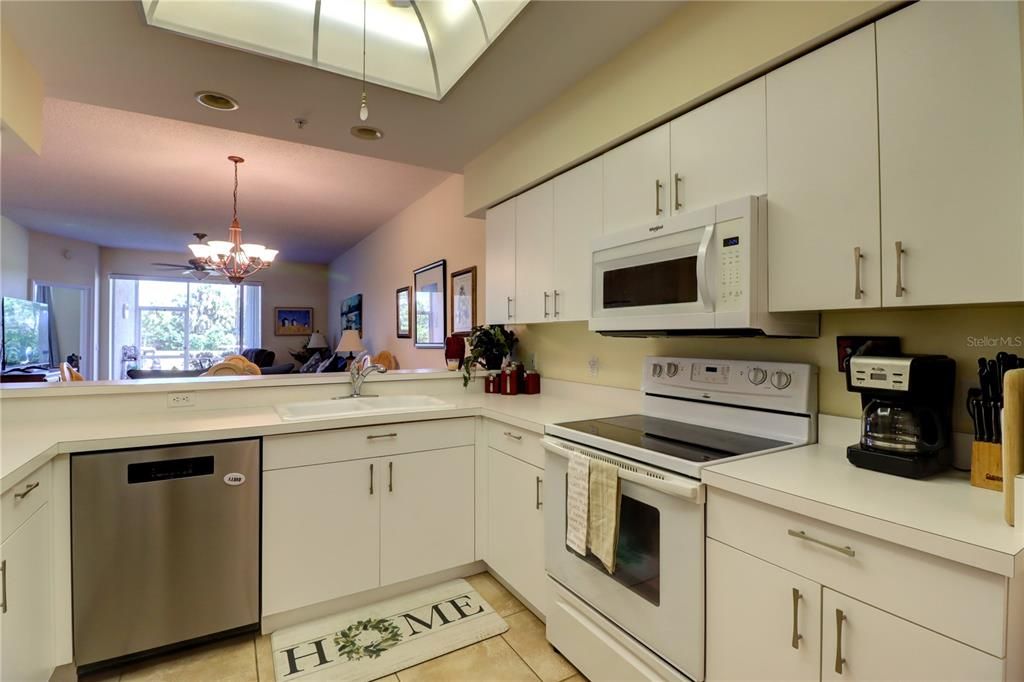 Activo con contrato: $185,000 (2 camas, 2 baños, 1311 Pies cuadrados)