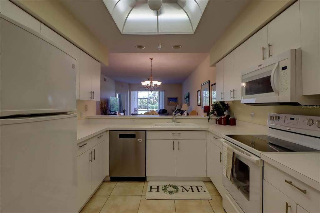 Activo con contrato: $185,000 (2 camas, 2 baños, 1311 Pies cuadrados)
