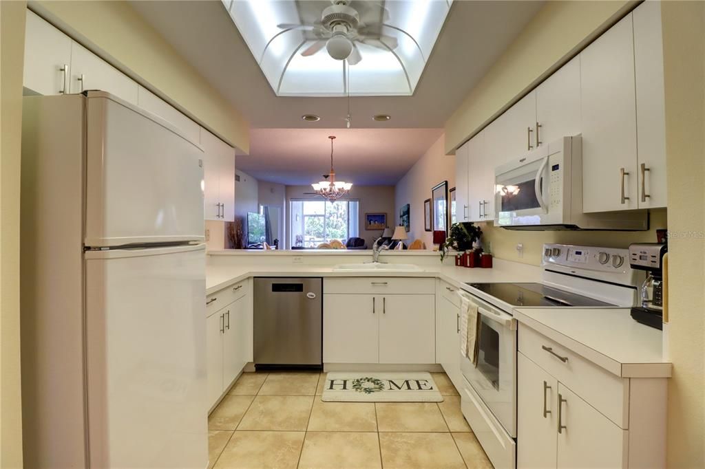 Activo con contrato: $185,000 (2 camas, 2 baños, 1311 Pies cuadrados)