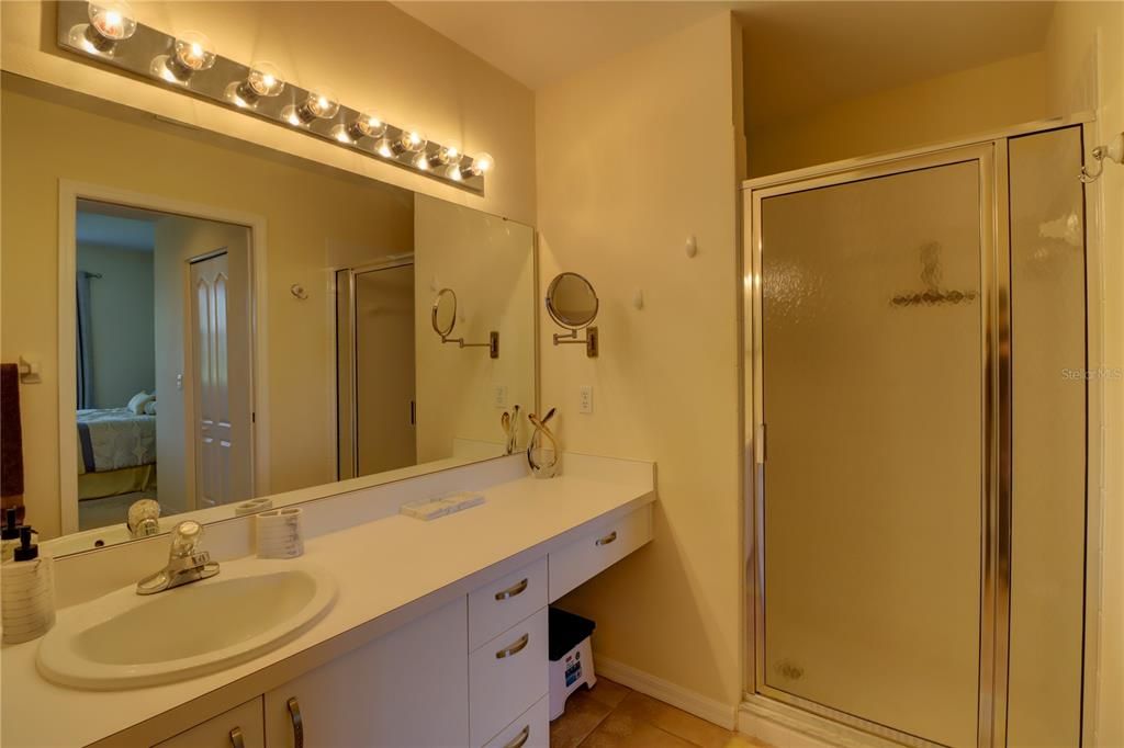 Activo con contrato: $185,000 (2 camas, 2 baños, 1311 Pies cuadrados)