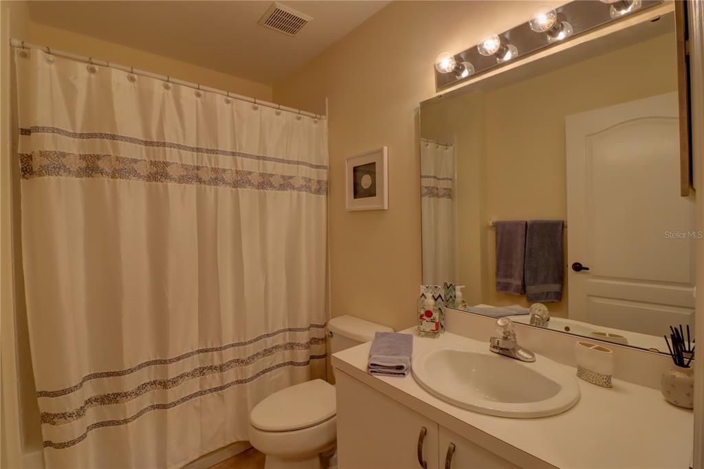 Activo con contrato: $185,000 (2 camas, 2 baños, 1311 Pies cuadrados)