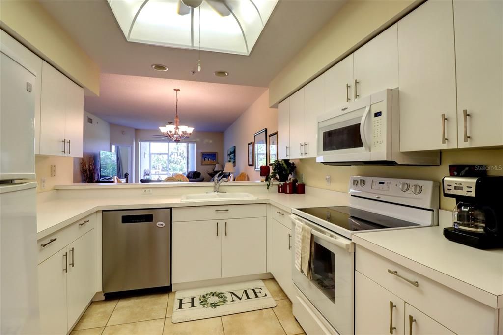 Activo con contrato: $185,000 (2 camas, 2 baños, 1311 Pies cuadrados)