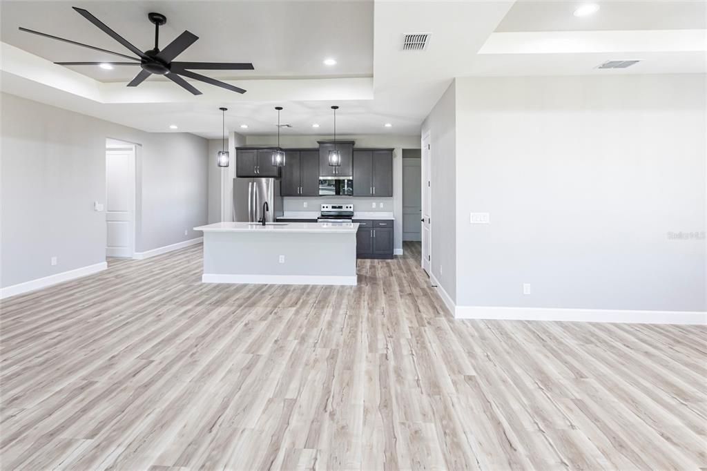 На продажу: $415,800 (4 спален, 2 ванн, 1809 Квадратных фут)