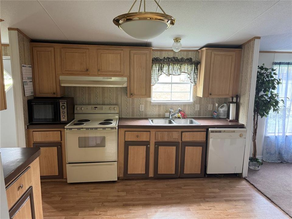 待售: $110,000 (3 贝兹, 2 浴室, 1248 平方英尺)