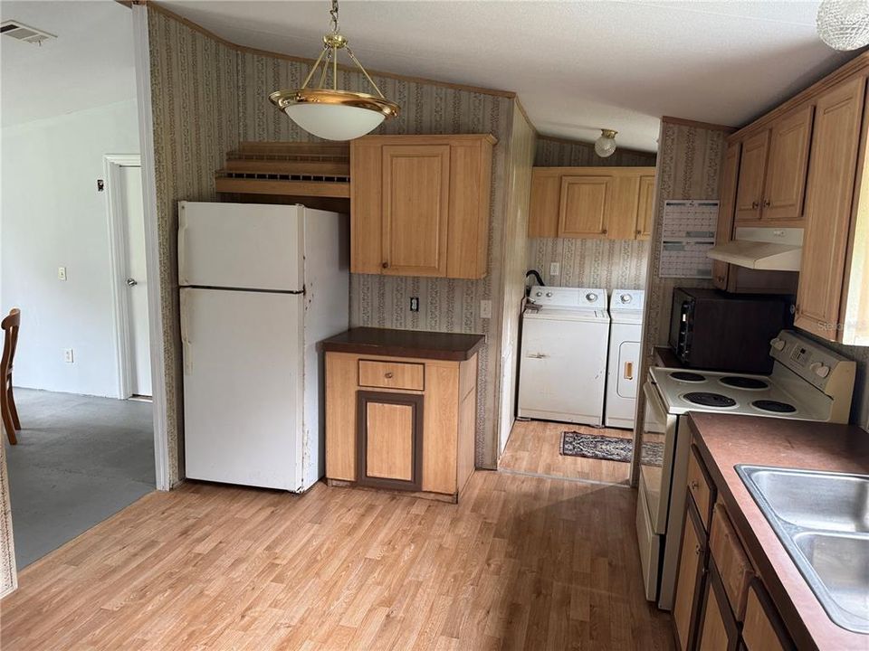 待售: $110,000 (3 贝兹, 2 浴室, 1248 平方英尺)