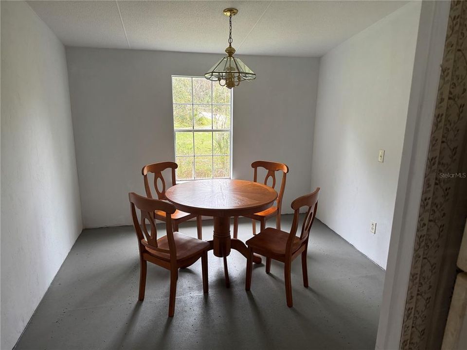 待售: $110,000 (3 贝兹, 2 浴室, 1248 平方英尺)