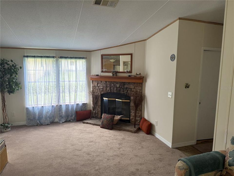 待售: $110,000 (3 贝兹, 2 浴室, 1248 平方英尺)