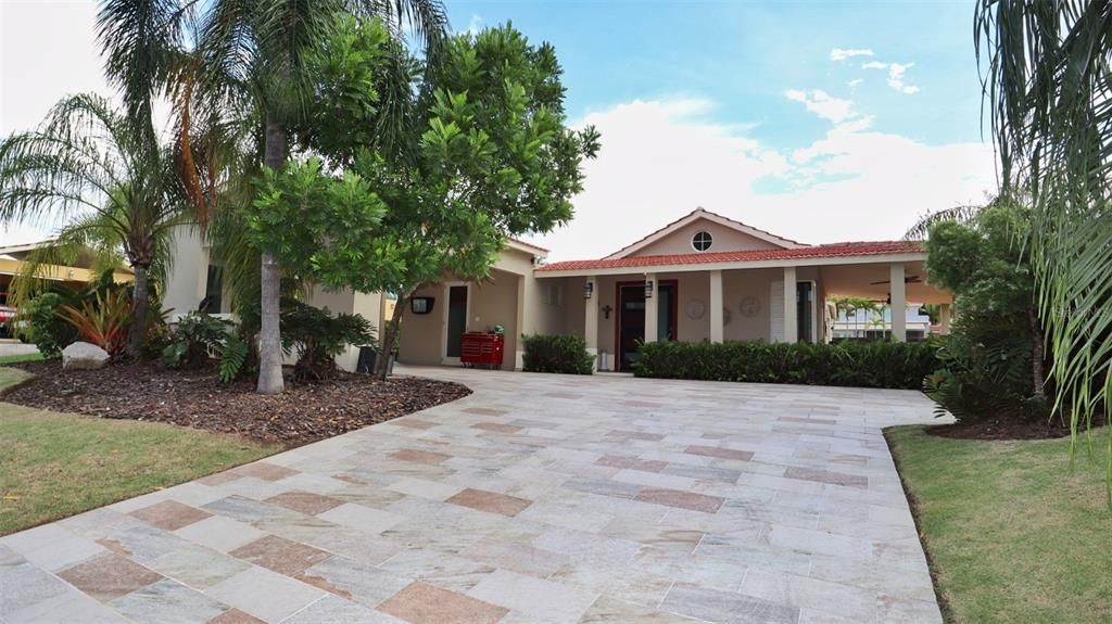 Recently Sold: $1,425,000 (3 beds, 3 baths, 2900 Square Feet)
