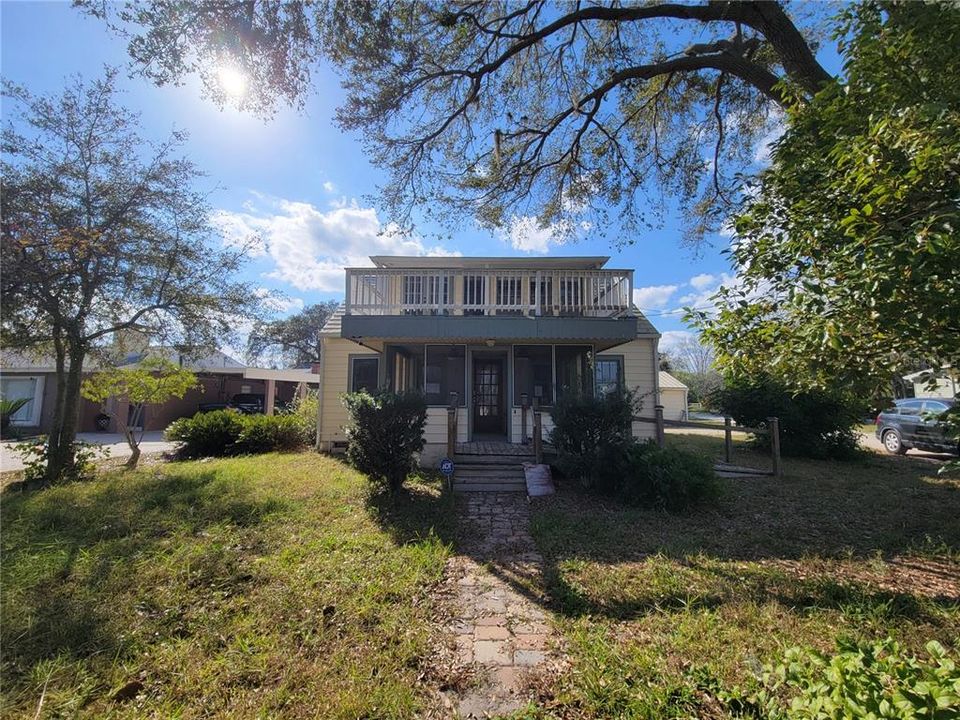 Recently Sold: $665,000 (4 beds, 2 baths, 2016 Square Feet)