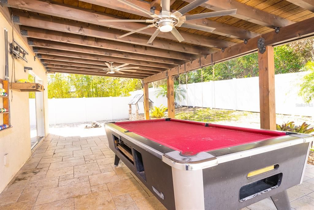 На продажу: $375,000 (5 спален, 2 ванн, 1972 Квадратных фут)