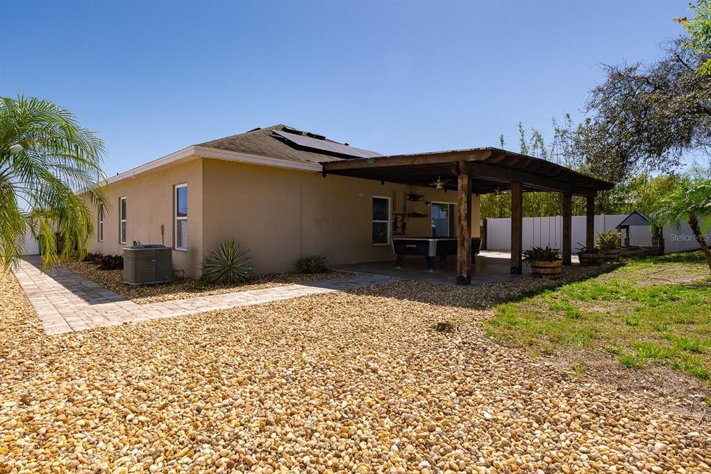 На продажу: $375,000 (5 спален, 2 ванн, 1972 Квадратных фут)