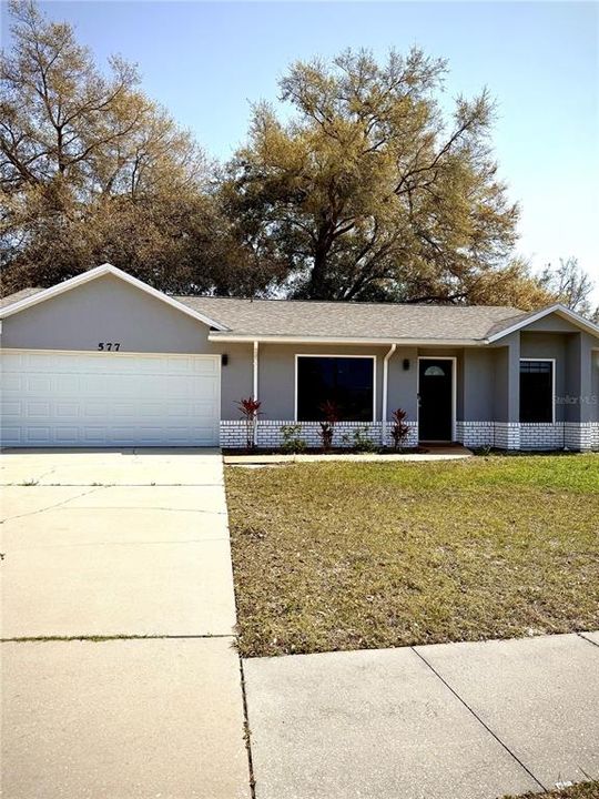 Recently Rented: $1,950 (3 beds, 2 baths, 1171 Square Feet)