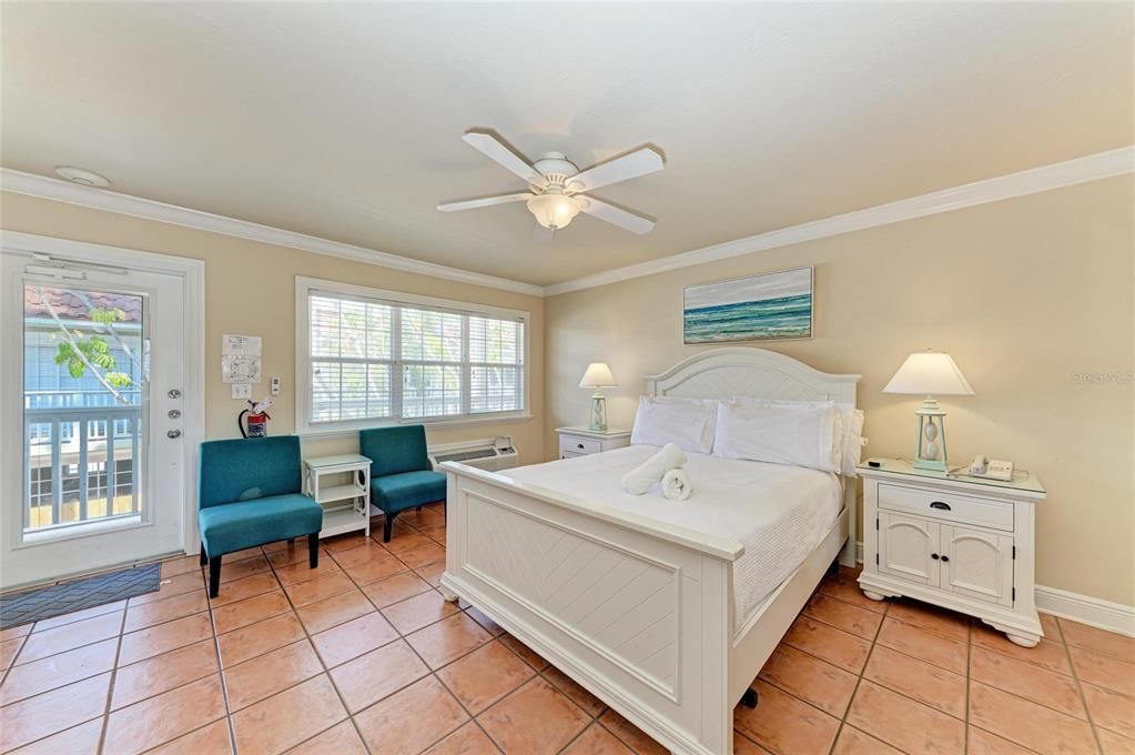 Active With Contract: $529,000 (2 beds, 2 baths, 675 Square Feet)