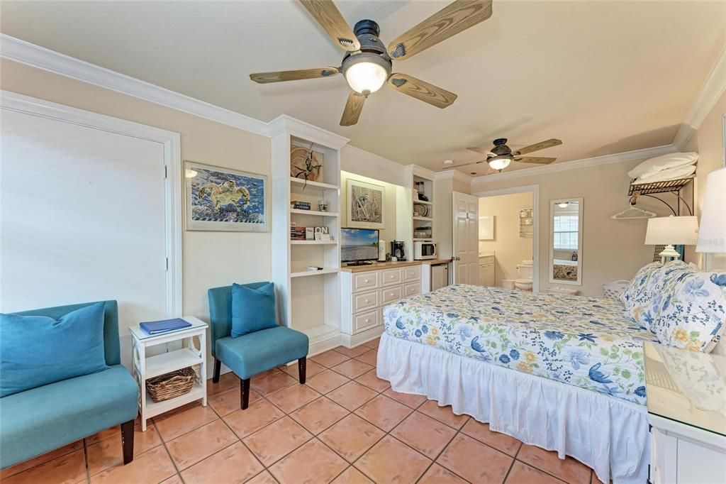 Active With Contract: $529,000 (2 beds, 2 baths, 675 Square Feet)