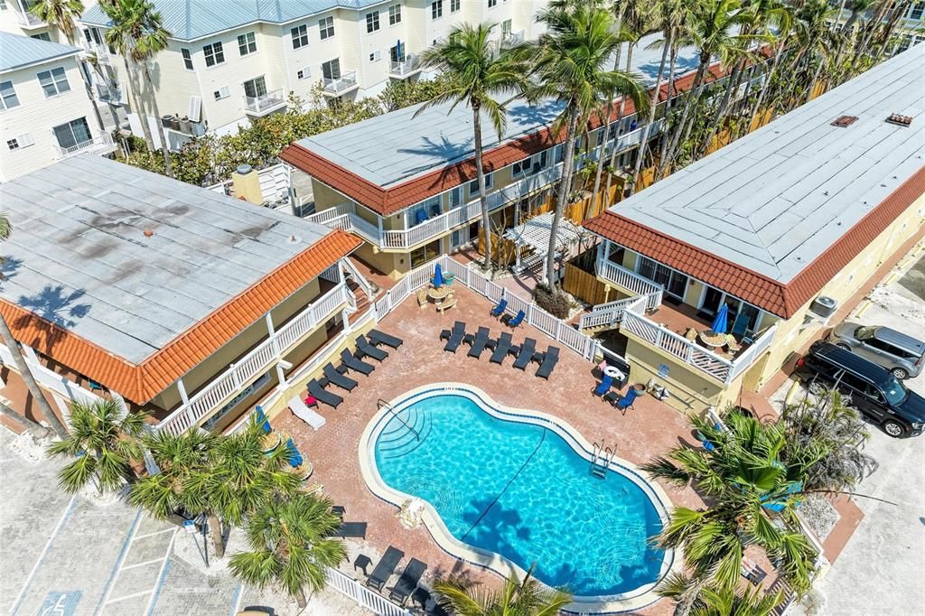 Active With Contract: $529,000 (2 beds, 2 baths, 675 Square Feet)