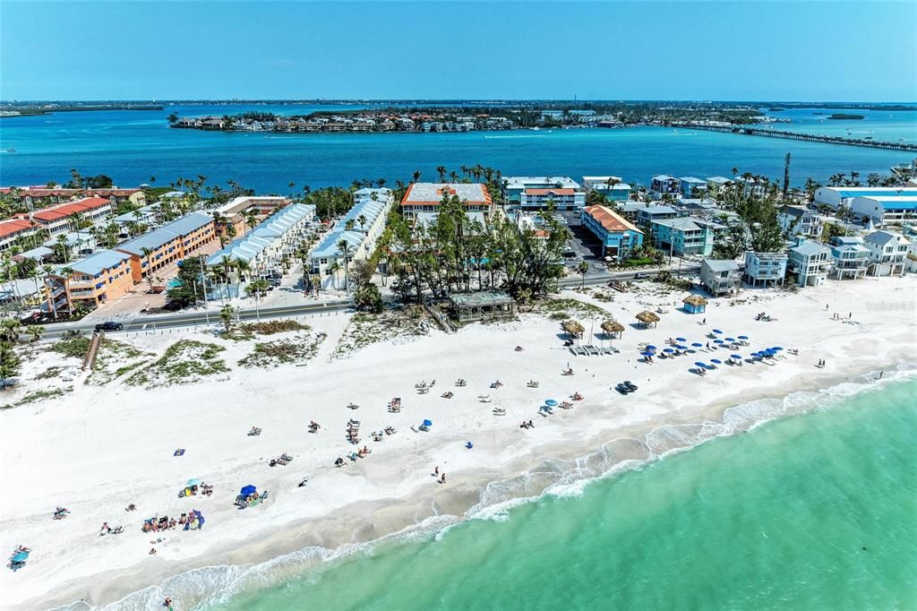 Active With Contract: $529,000 (2 beds, 2 baths, 675 Square Feet)