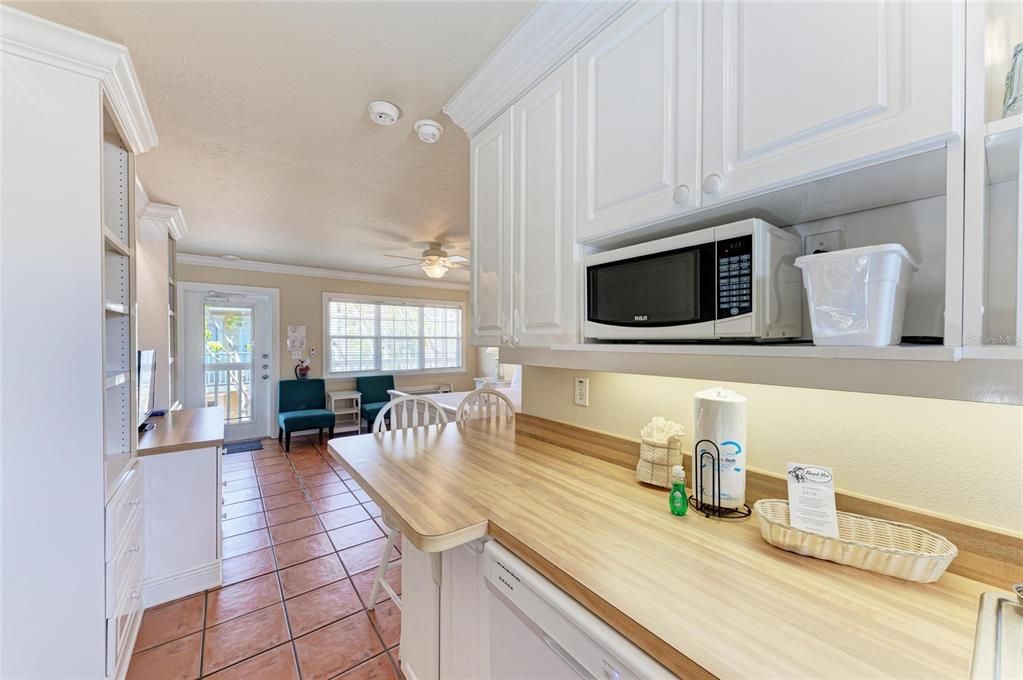 Active With Contract: $529,000 (2 beds, 2 baths, 675 Square Feet)