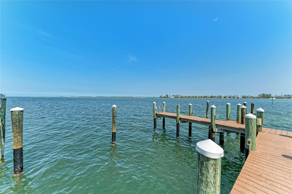 Active With Contract: $529,000 (2 beds, 2 baths, 675 Square Feet)