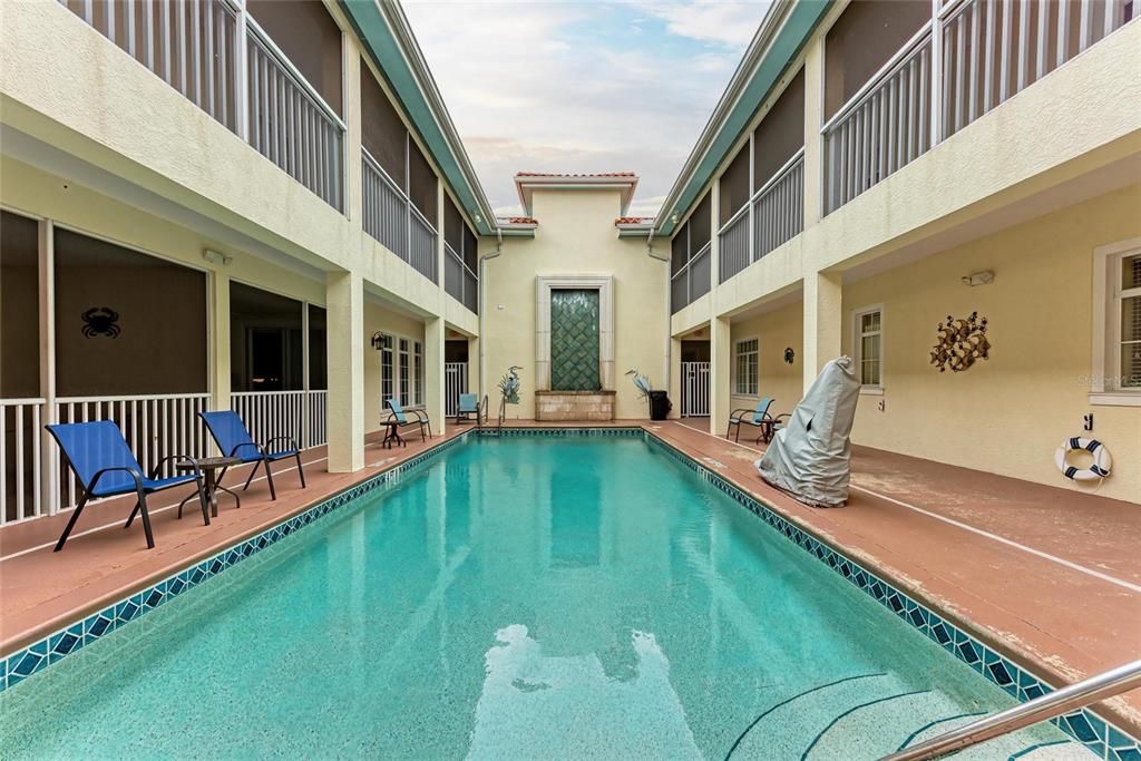 Active With Contract: $529,000 (2 beds, 2 baths, 675 Square Feet)