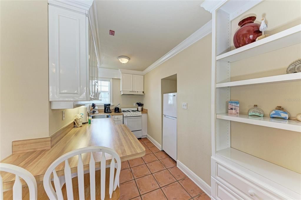 Active With Contract: $529,000 (2 beds, 2 baths, 675 Square Feet)