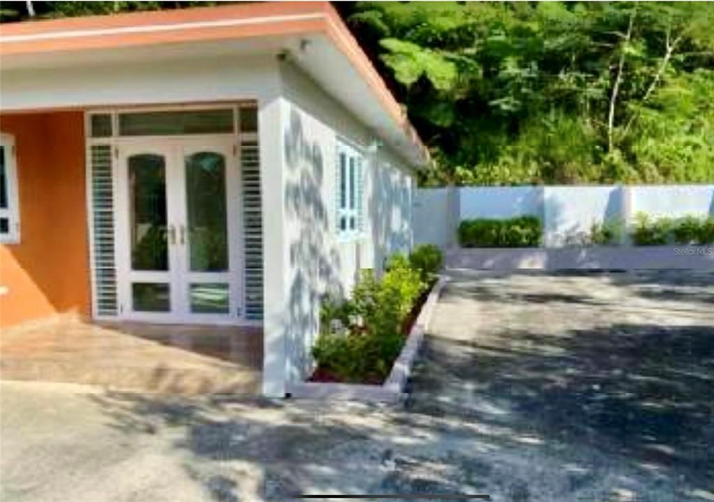 Recently Sold: $310,000 (4 beds, 3 baths, 1328 Square Feet)