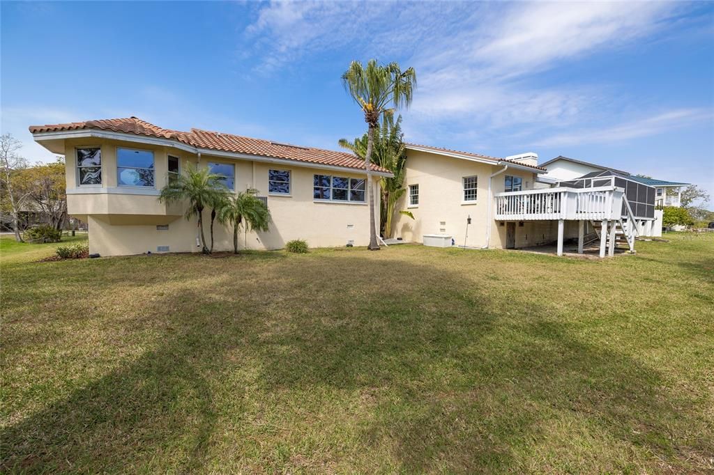 Activo con contrato: $699,000 (3 camas, 4 baños, 3041 Pies cuadrados)