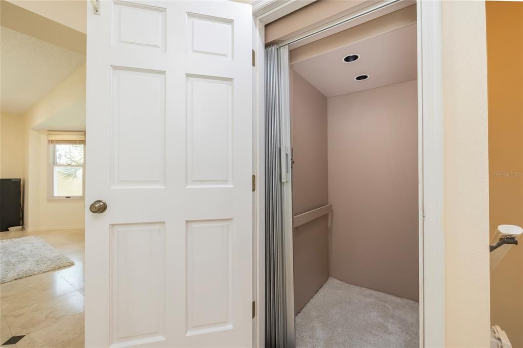 Activo con contrato: $699,000 (3 camas, 4 baños, 3041 Pies cuadrados)