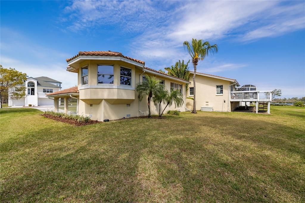 Activo con contrato: $699,000 (3 camas, 4 baños, 3041 Pies cuadrados)