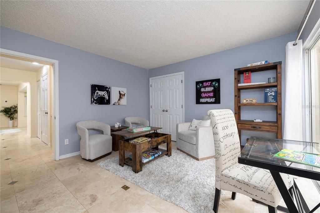 Activo con contrato: $699,000 (3 camas, 4 baños, 3041 Pies cuadrados)