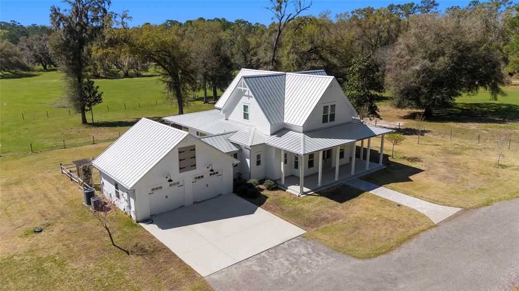 Recently Sold: $1,200,000 (3 beds, 2 baths, 2720 Square Feet)