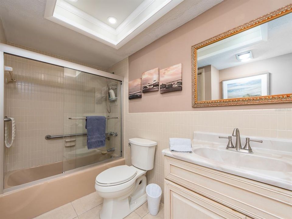 В аренду: $5,750 (2 спален, 2 ванн, 1409 Квадратных фут)