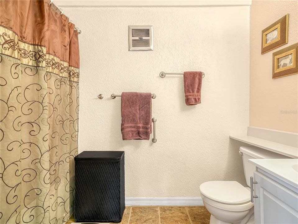 待售: $110,000 (2 贝兹, 1 浴室, 590 平方英尺)