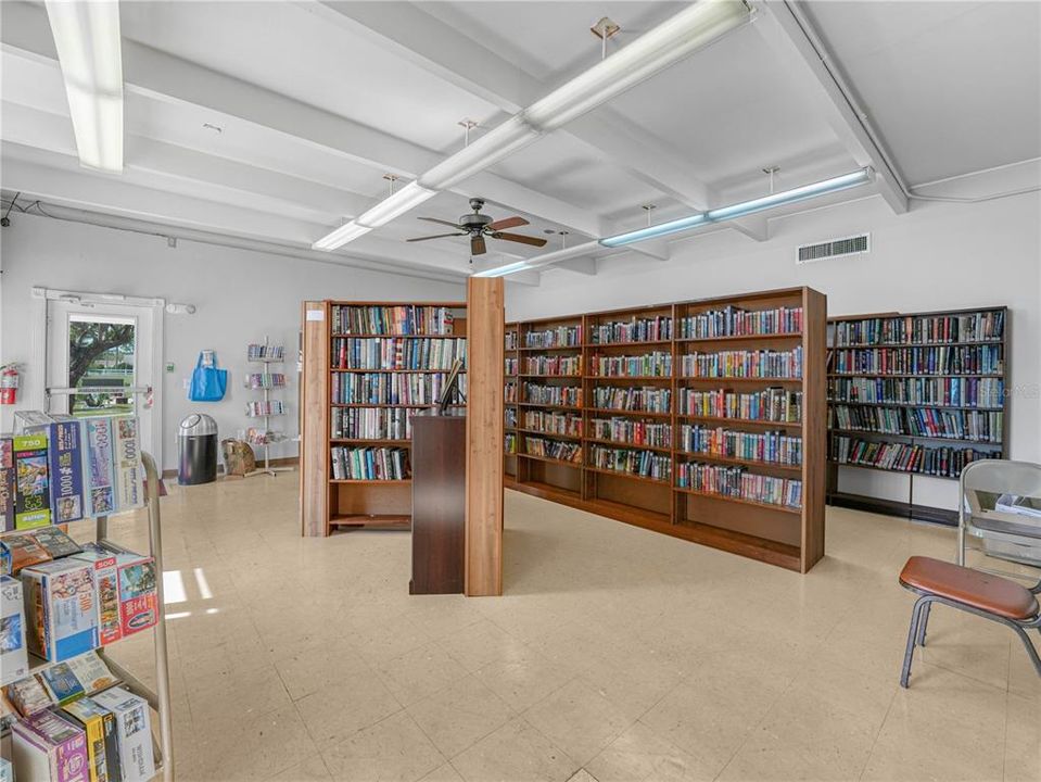 待售: $110,000 (2 贝兹, 1 浴室, 590 平方英尺)