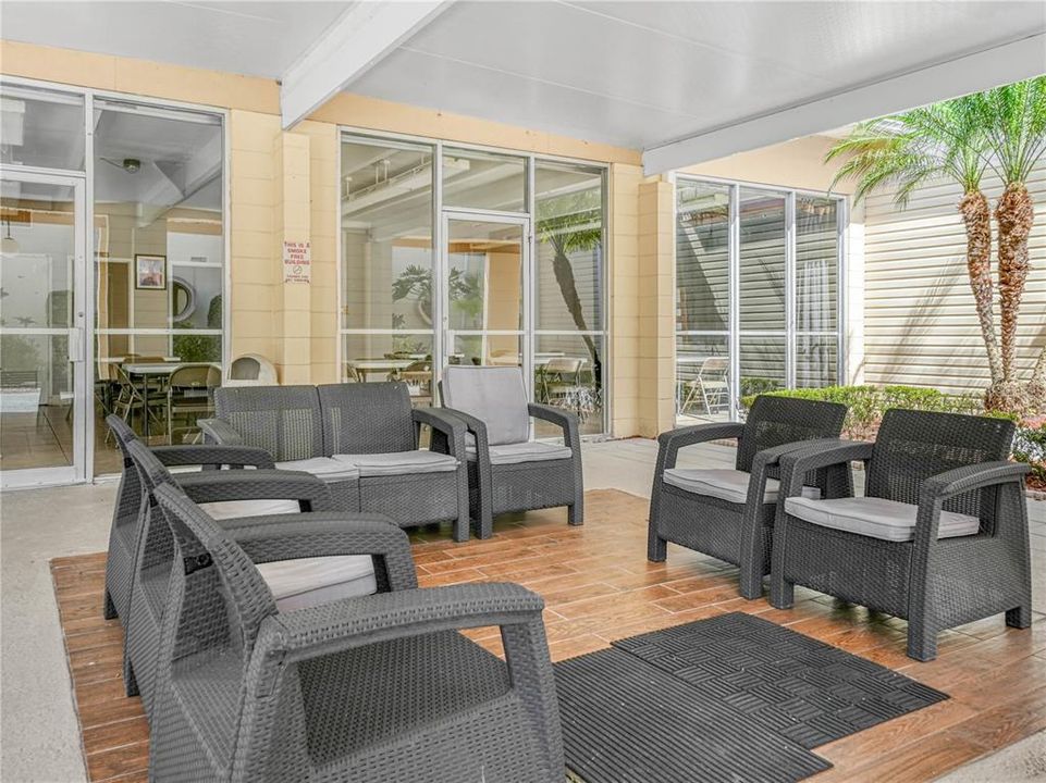 待售: $110,000 (2 贝兹, 1 浴室, 590 平方英尺)