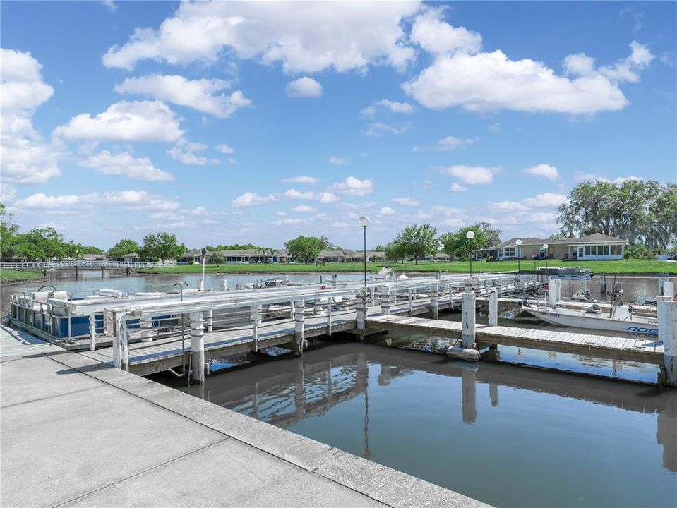 待售: $110,000 (2 贝兹, 1 浴室, 590 平方英尺)