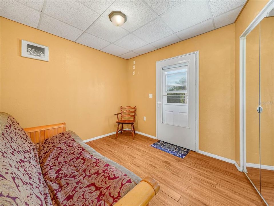 待售: $110,000 (2 贝兹, 1 浴室, 590 平方英尺)