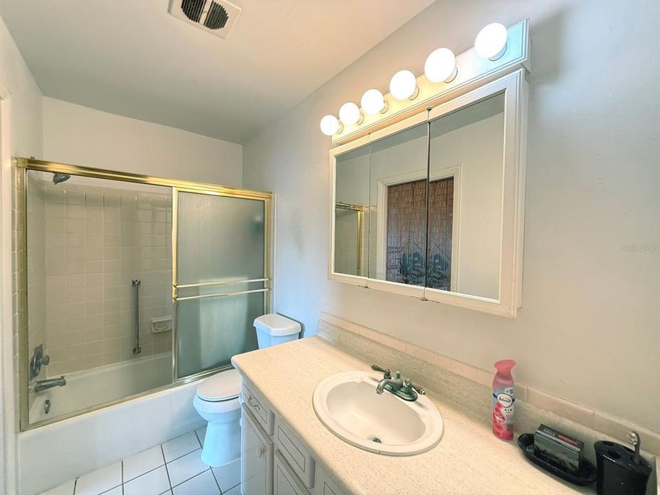 На продажу: $355,000 (1 спален, 1 ванн, 880 Квадратных фут)