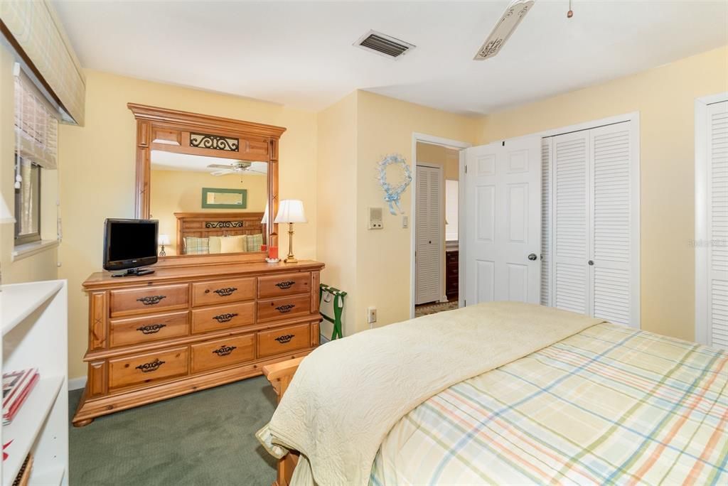 待售: $310,000 (3 贝兹, 2 浴室, 1872 平方英尺)